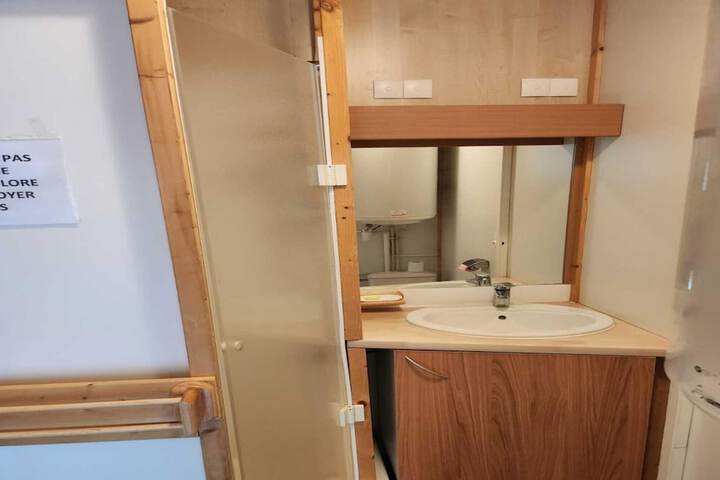 Room 18 of 35