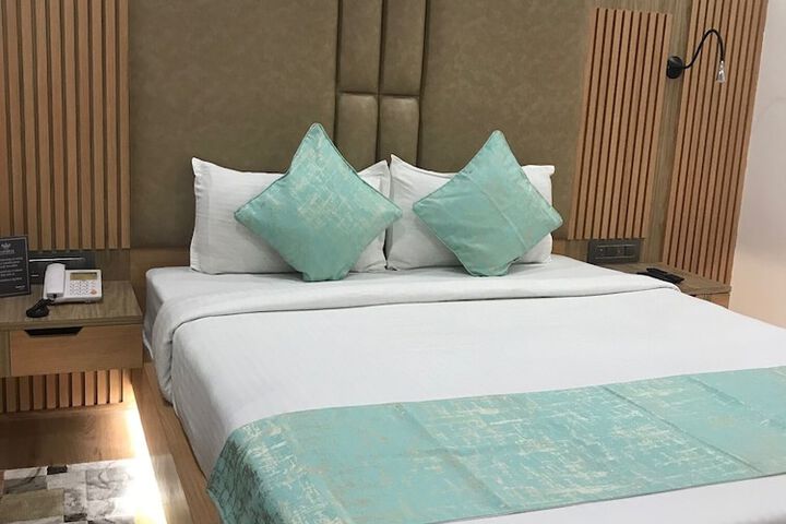 Room 2 of 26