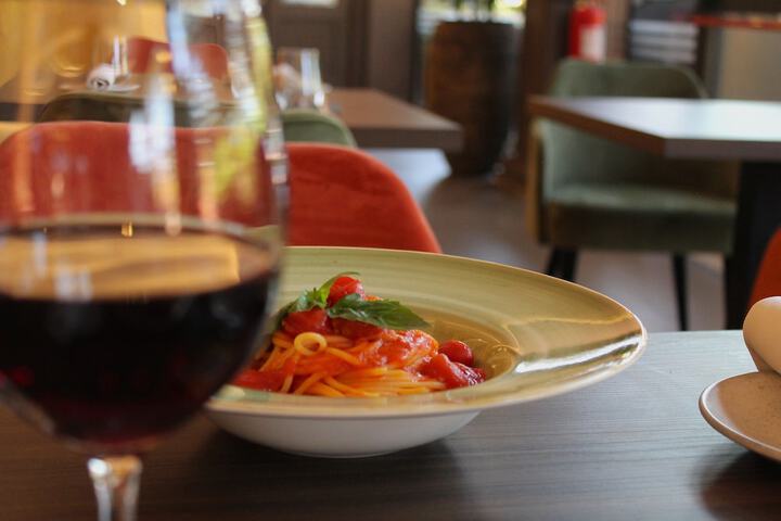 Dining 71 of 124