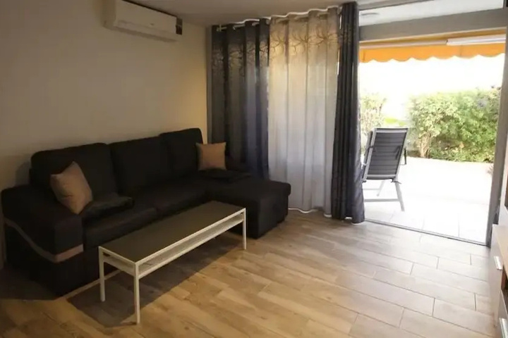 Room 3 of 13