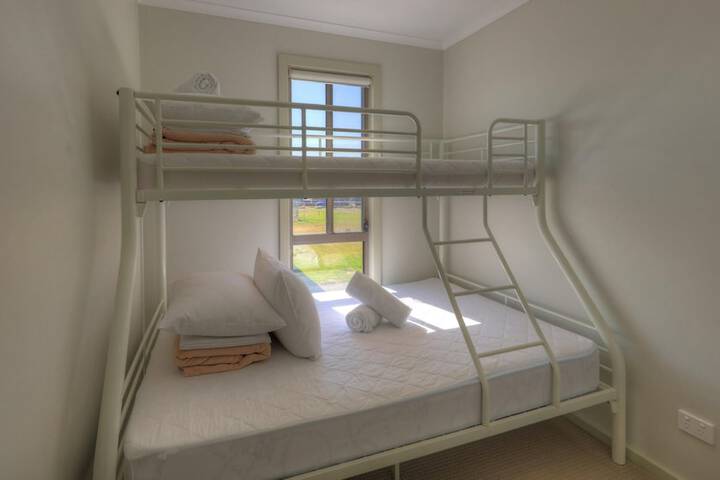 Room 40 of 142