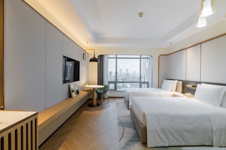 Room 28 of 65