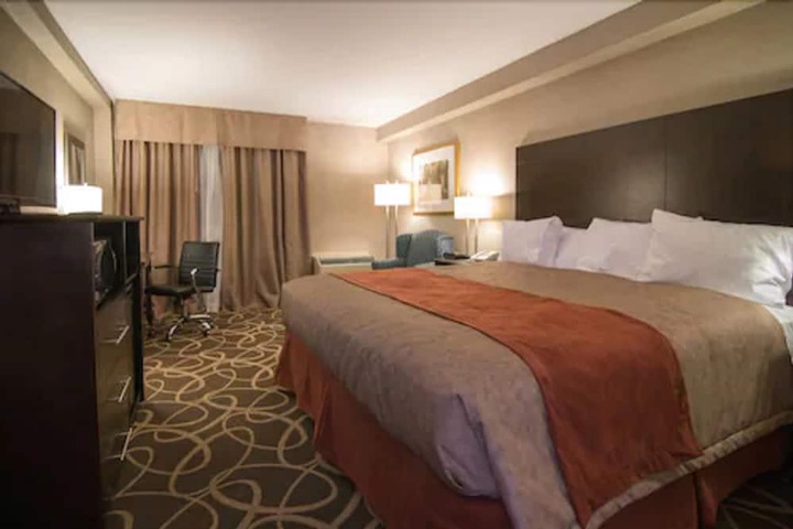 1 King Deluxe Room (5 of 8)