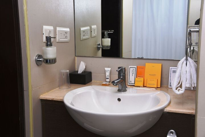 Room 20 of 27