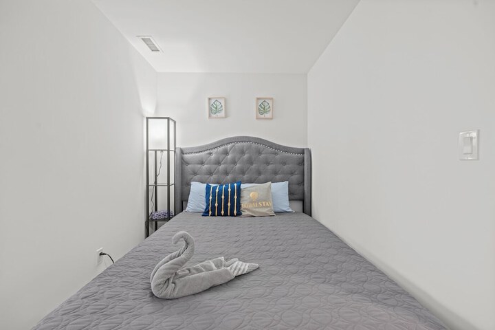Room 4 of 51