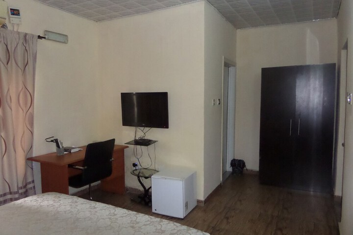 Room 6 of 26