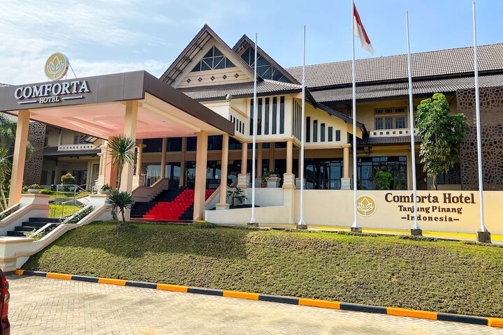 Exterior of Comforta Hotel Tanjung Pinang
