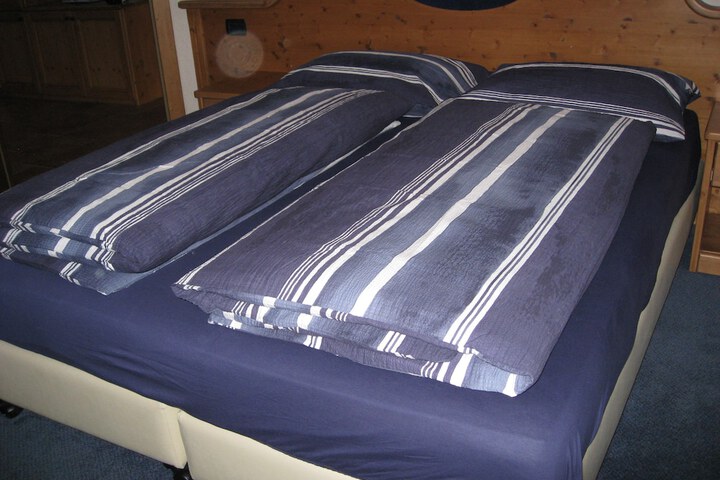 Room 2 of 22