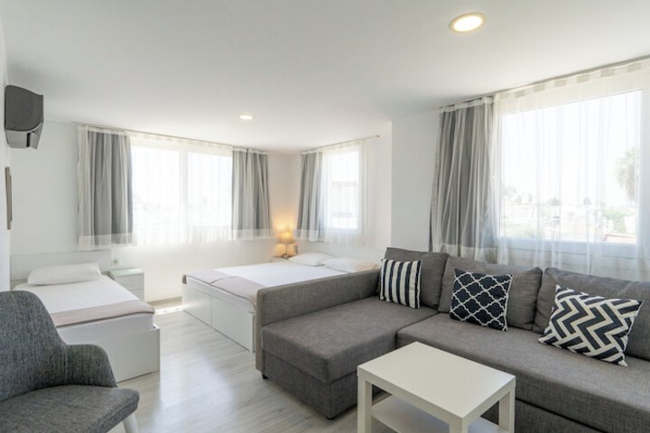 Room 25 of 160