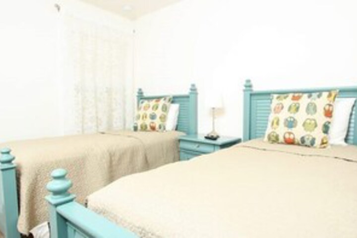 Room 32 of 35