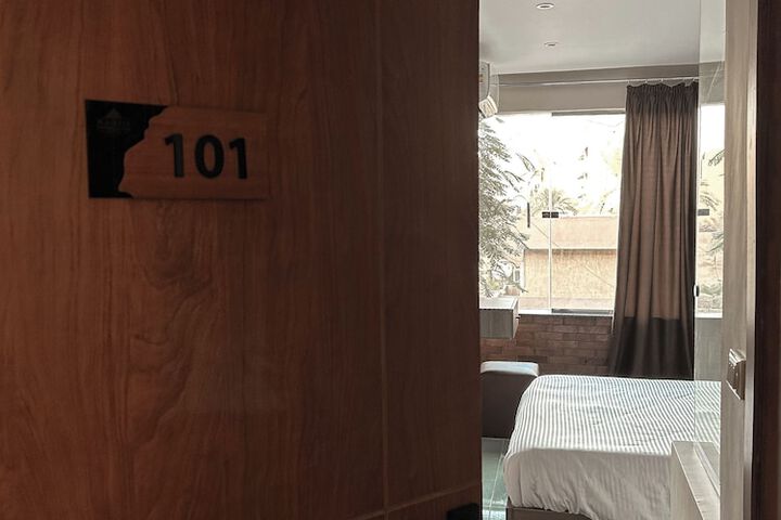 Room 3 of 21