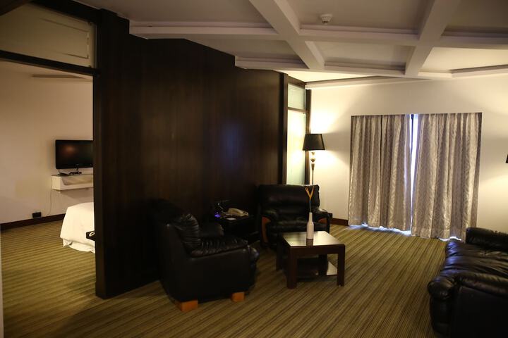 Room 5 of 59
