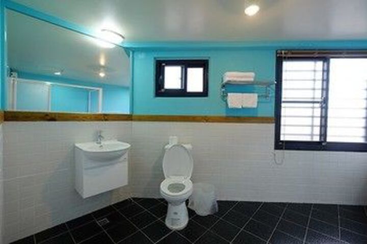 Room 2 of 19
