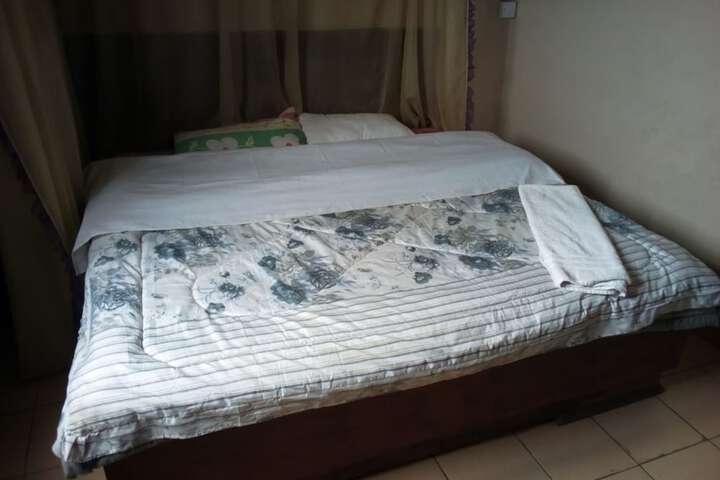 Room 4 of 10