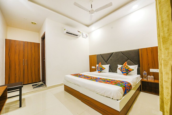 Room 17 of 24