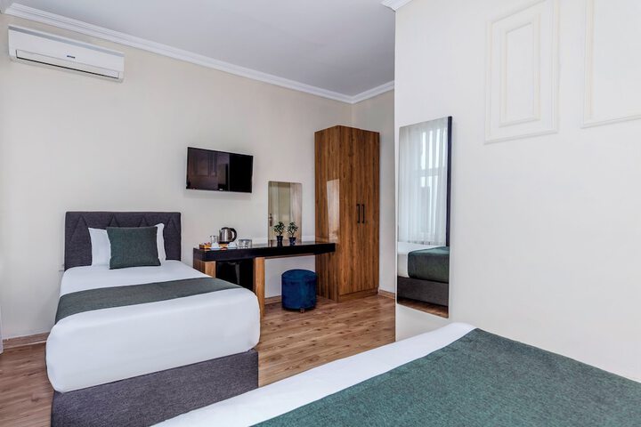 Room 21 of 43
