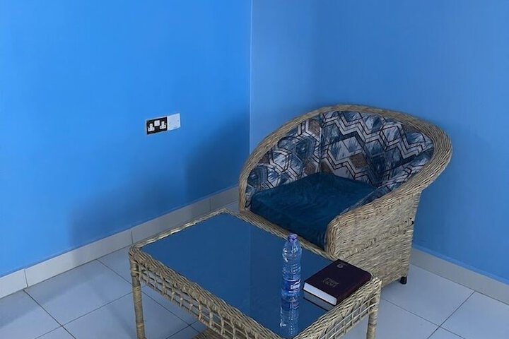 Room 6 of 16
