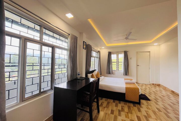 Room 4 of 42
