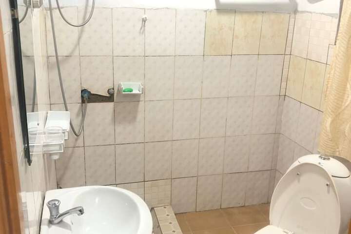 Room 10 of 17