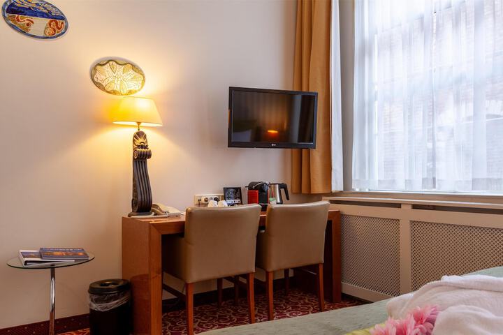 Room 45 of 105