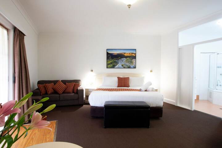 Bowen Inn Motel