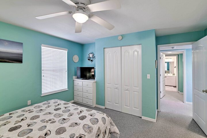 Room 6 of 24
