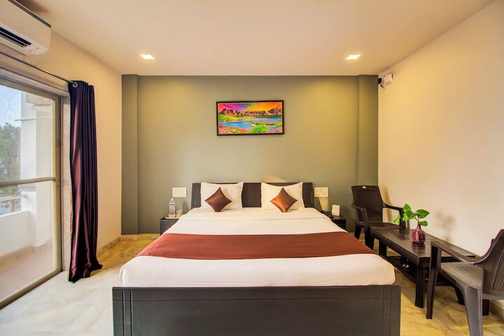 Room 5 of 33