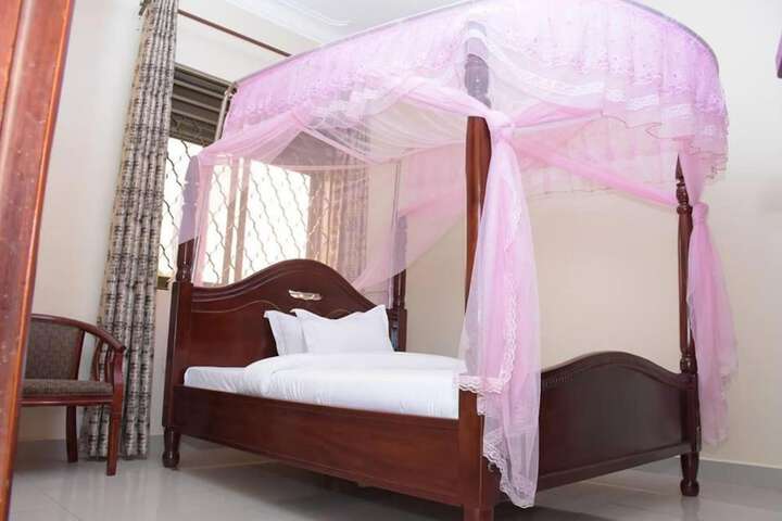 Room 9 of 26