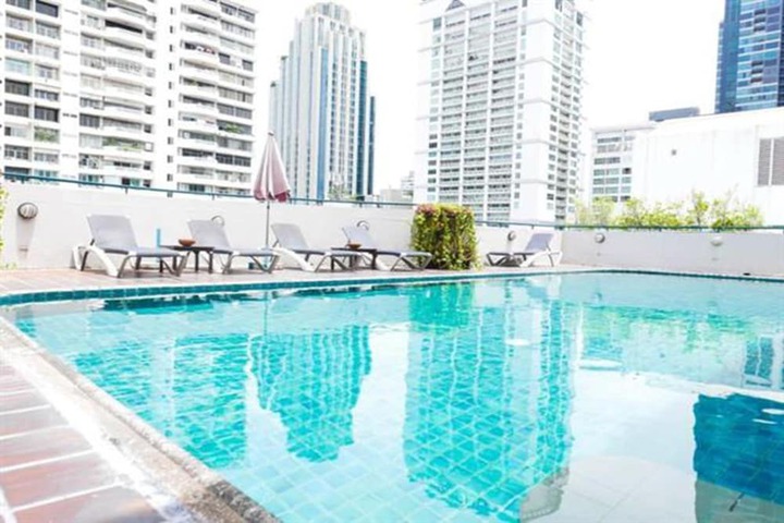 Pool Hotel