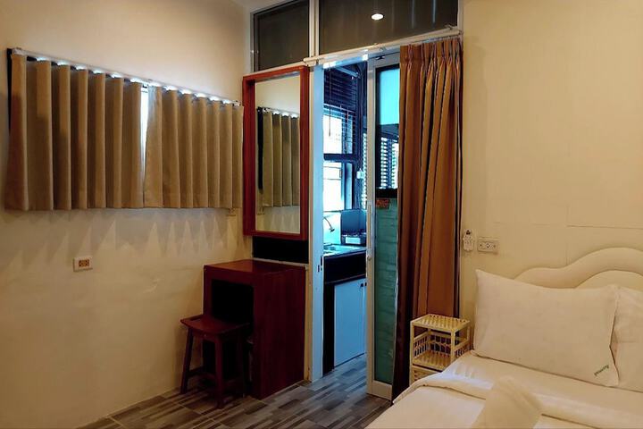 Room 19 of 83