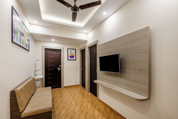 Room 14 of 38