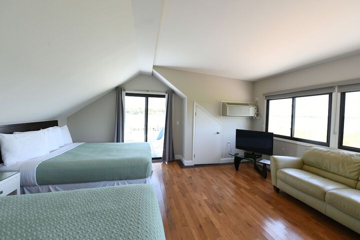 Room 30 of 168