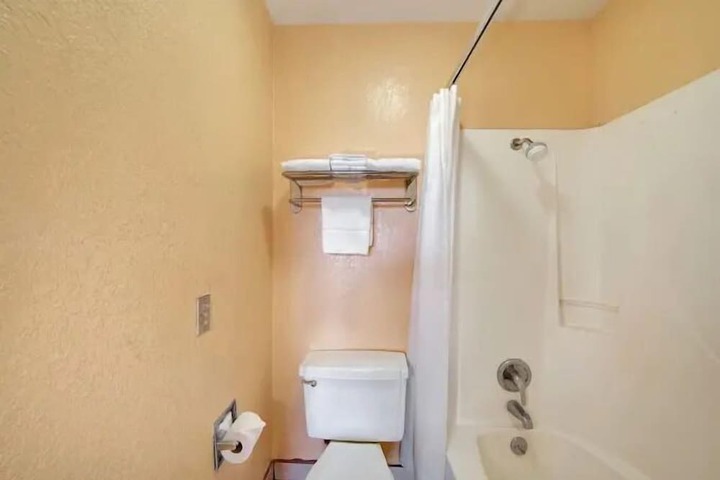 Room 14 of 23