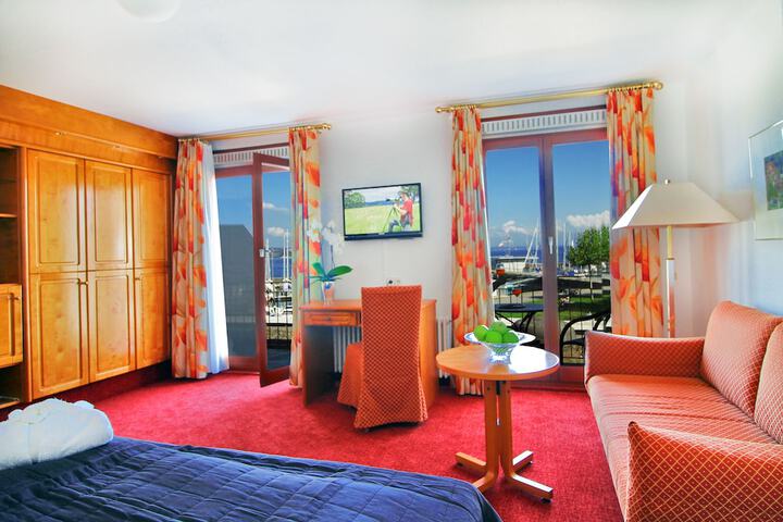 Room 4 of 70
