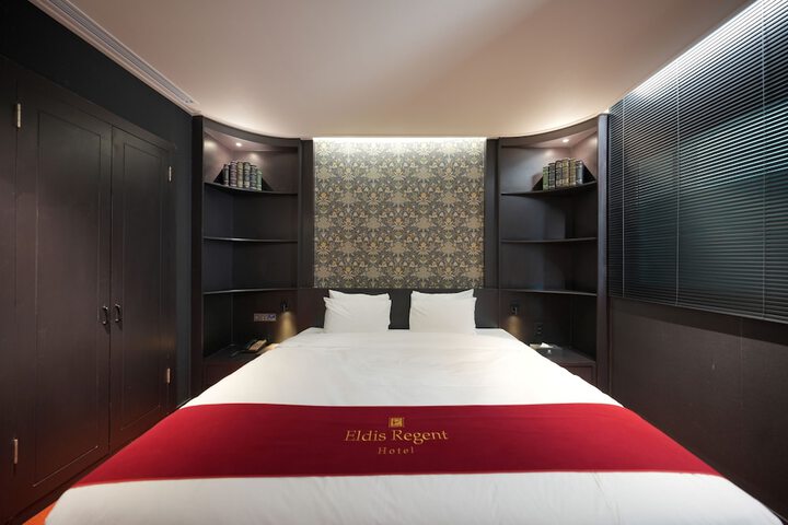 Room 21 of 115
