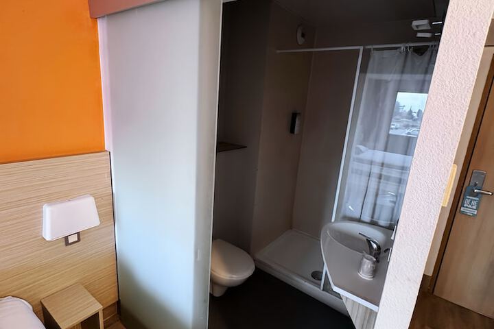 Room 15 of 21