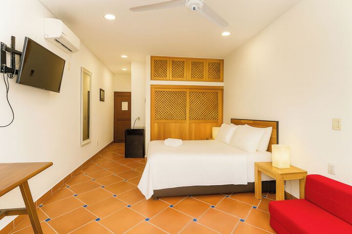 Room 10 of 17