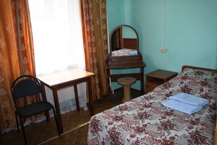 Room 3 of 44