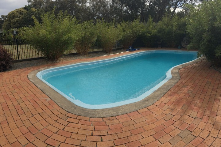 Pool 10 of 17