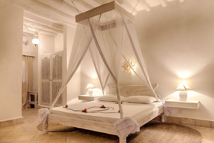 Room 15 of 141