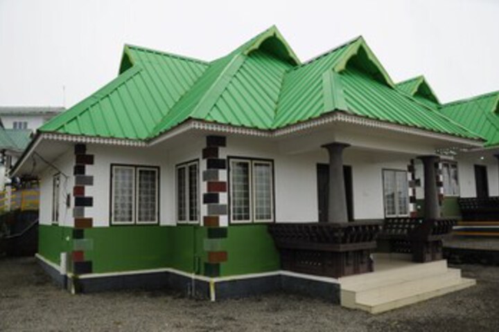 Room 8 of 12