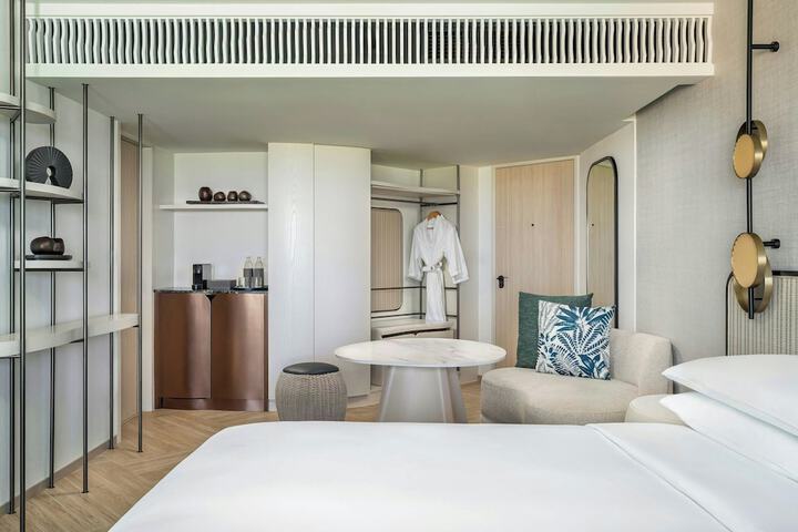 Room 40 of 101