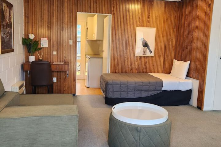Room 43 of 68