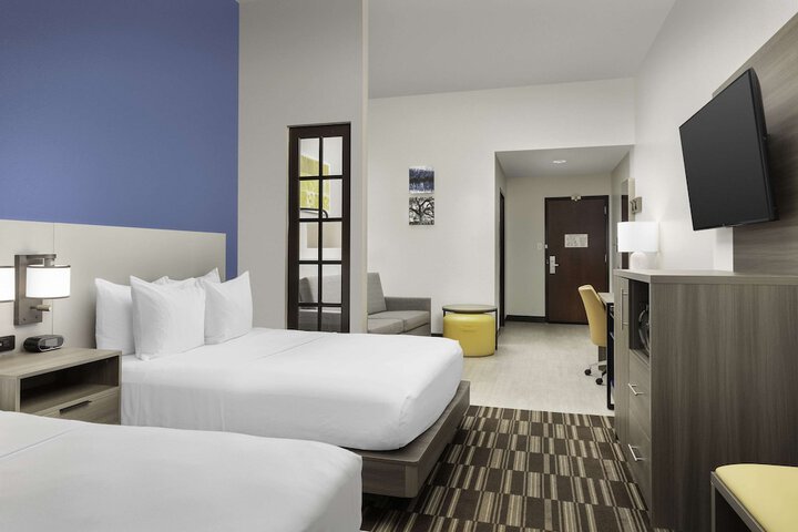 Room 10 of 24