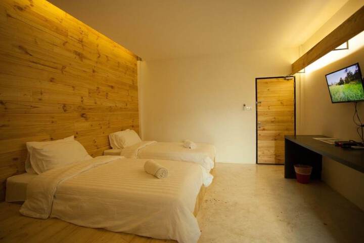 Room 7 of 82