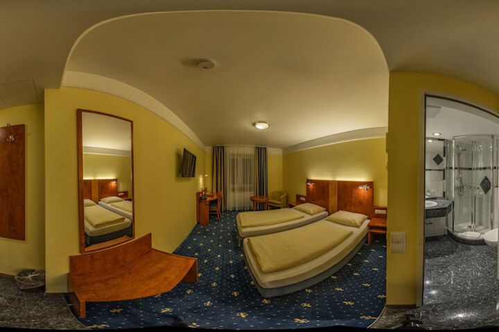 Room 25 of 74