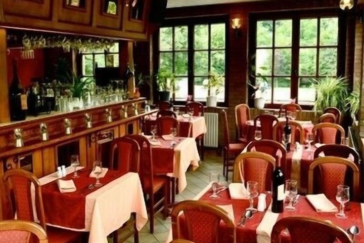 Dining Photos