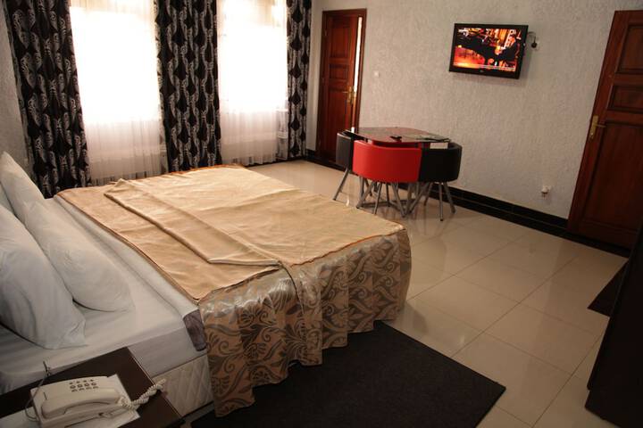 Room 16 of 60