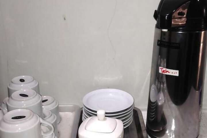 Breakfast/Coffee Service 26 of 45