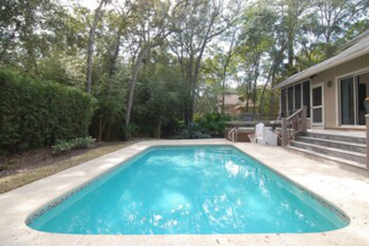 Pool 22 of 34